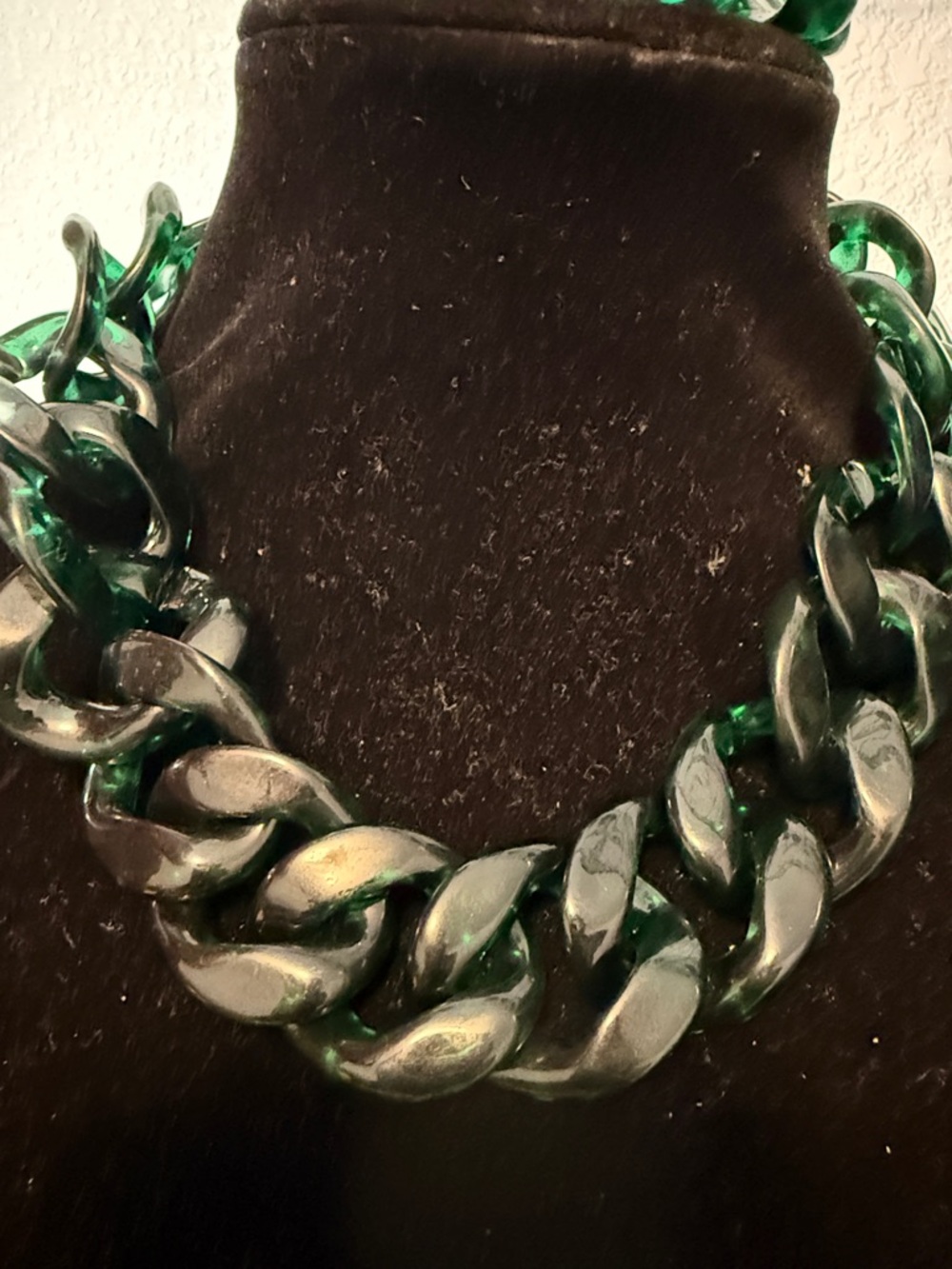 Chunky Green Acrylic Link Necklace - Picture 2 of 3